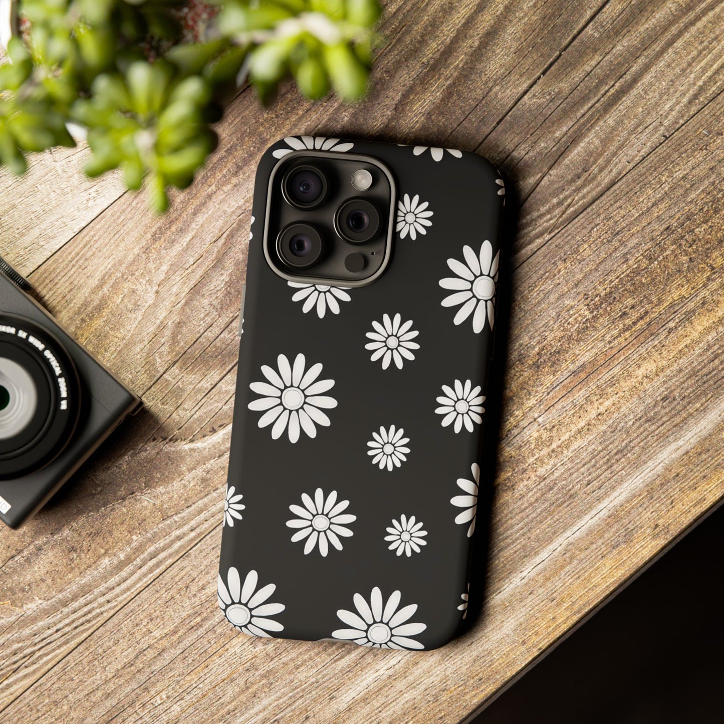 Retro Black & White Daisy Phone Case – Bold Floral Pattern with 3D Wrap Design