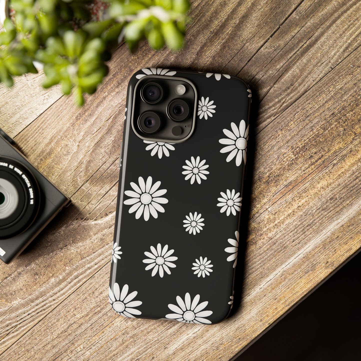 Retro Black & White Daisy Phone Case – Bold Floral Pattern with 3D Wrap Design