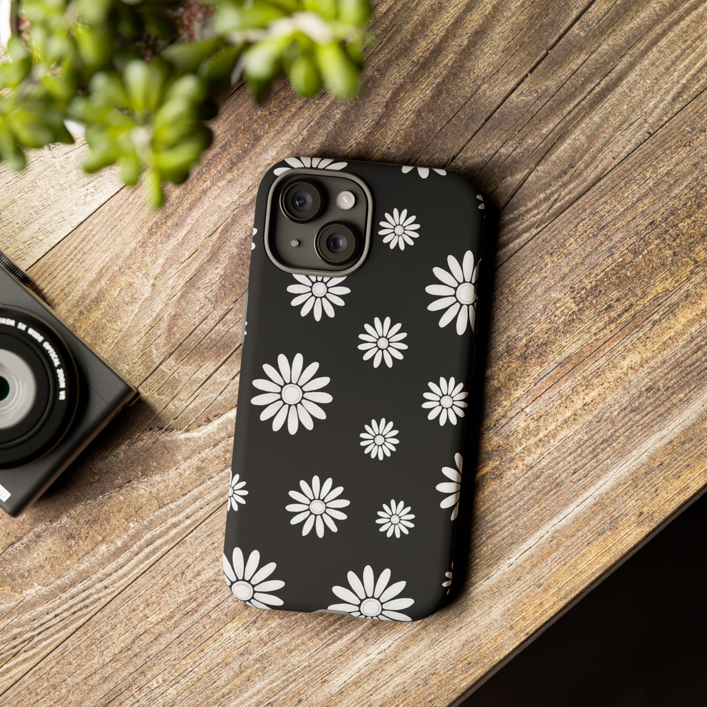 Retro Black & White Daisy Phone Case – Bold Floral Pattern with 3D Wrap Design