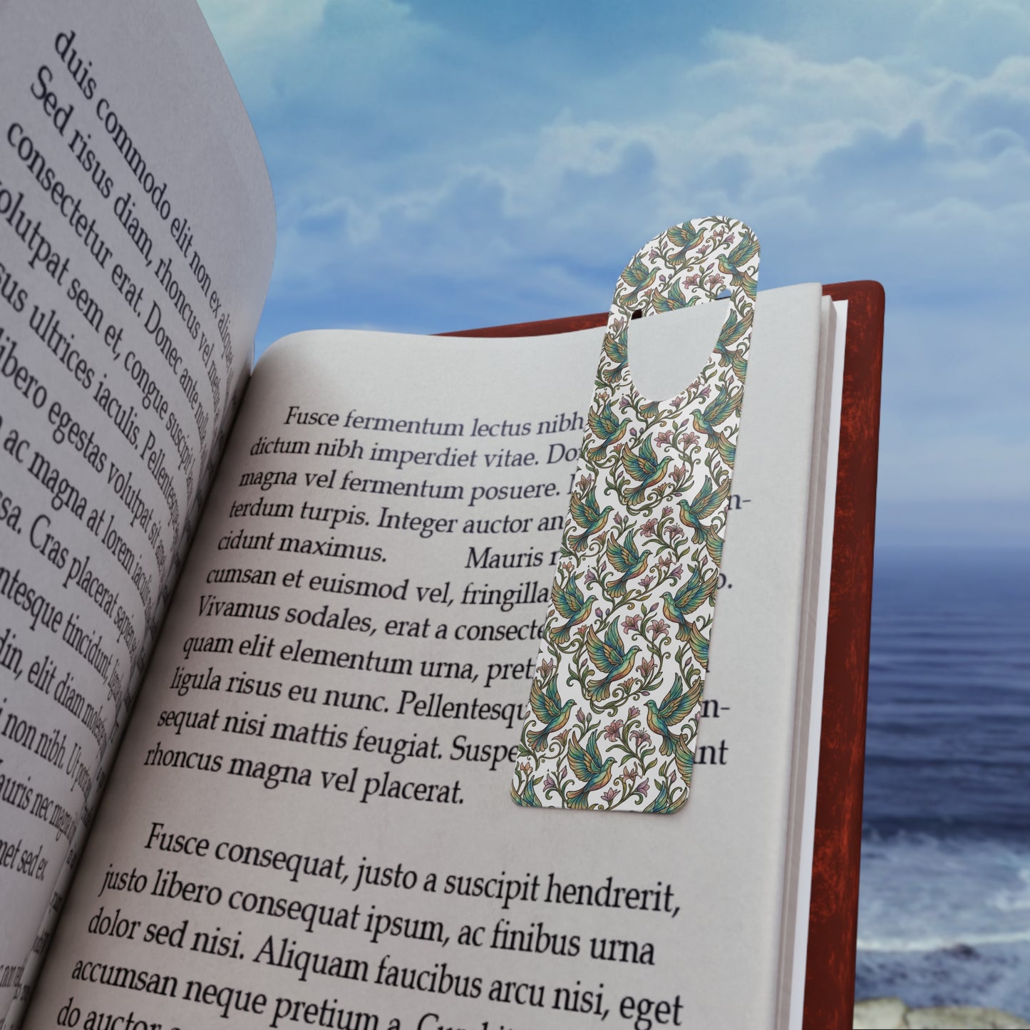 Floral Vintage Bird Metal Bookmark — Elegant Botanical Reading Accessory